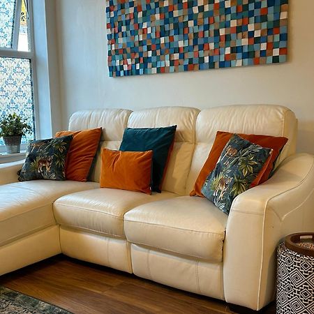 Homely Victorian Terraced Town House With Parking. Taunton Exterior foto